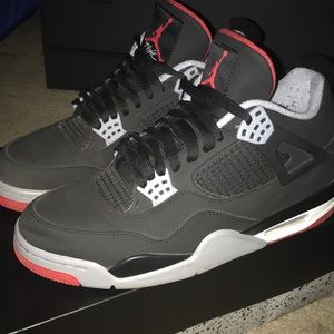 Jordan 4 Bred